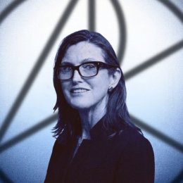 Cathie Wood Brings $1.3 Billion Fund Holding SpaceX and OpenAI Onchain