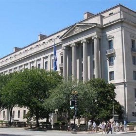 DOJ Seizes Huione Cloud Backbone In Crypto Scam Money-Laundering Crackdown