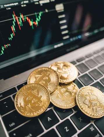 Bitcoin Reclaims Key Support as On-Chain Data Signals Cooler Whale Selling